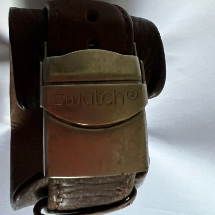 Relógio Swatch Irony com bracelete castanha em couro vintage