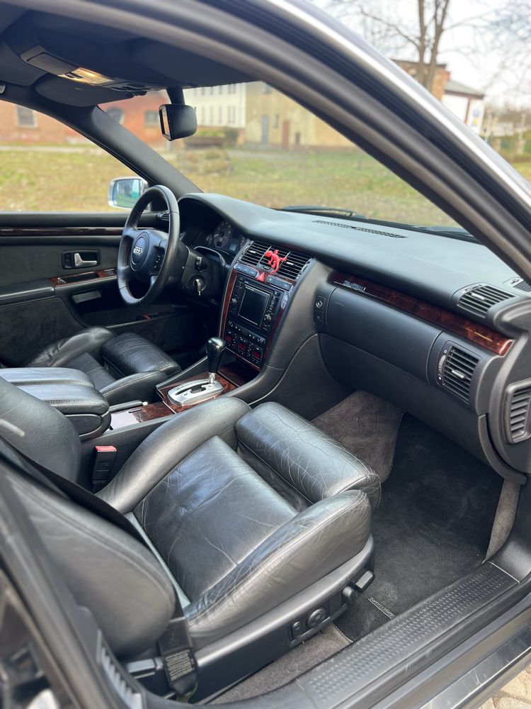 Audi S8 4.2 V8 quattro