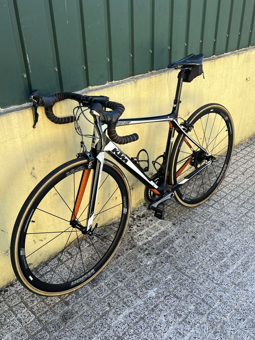 KTM Revelator Prime. Carbono.