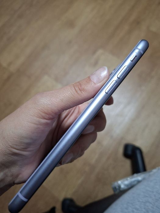 Айфон 11 в гарному стані