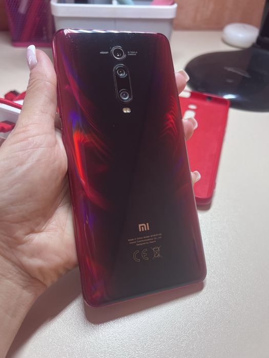 Телефон Xiaomi MI 9T,128 Гб. ФЛАГМАН!