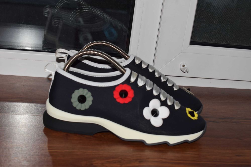 Fendi Flower Sneakers (Женские Люксовые Кроссовки Фенди )