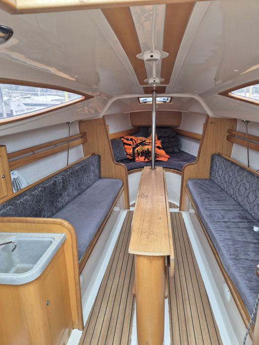 Jacht żaglowy Maxus 28