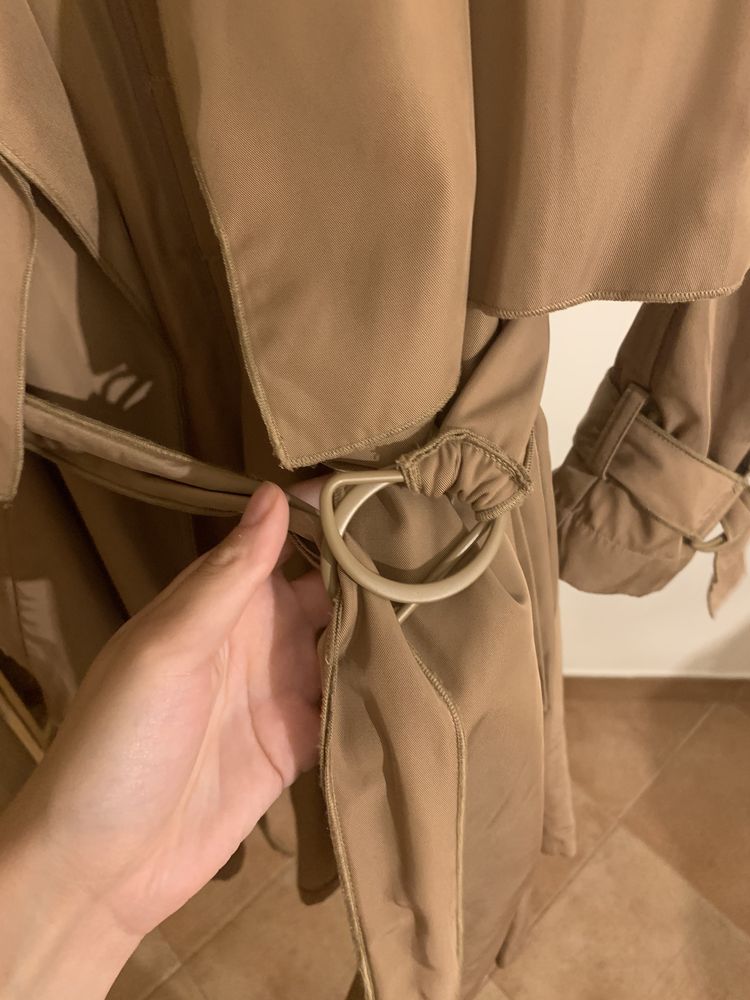 Gabardina creme Mango