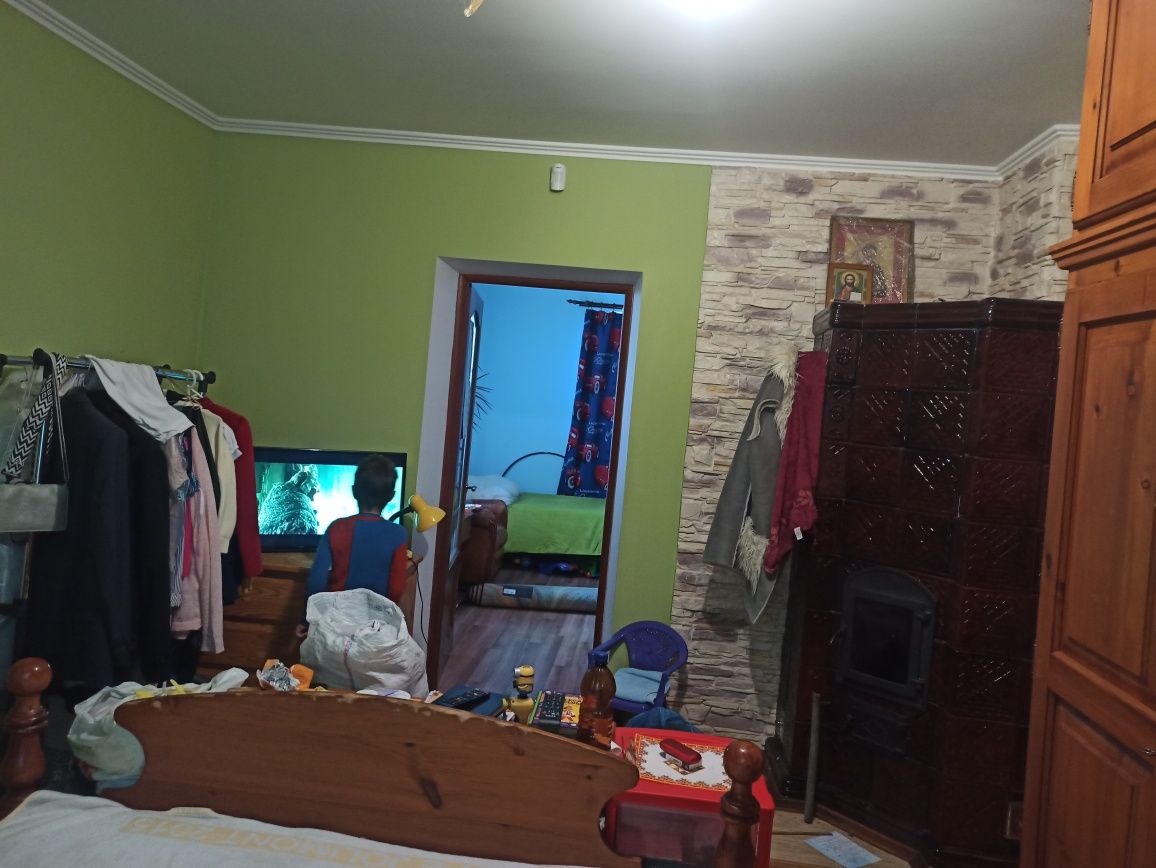 2-поверх. будинок з ремонтом,120 кВ.м.ділянка 68 сот,Назавизів