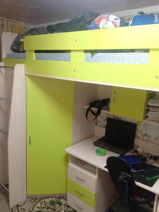 Продам ліжко двоповерхове