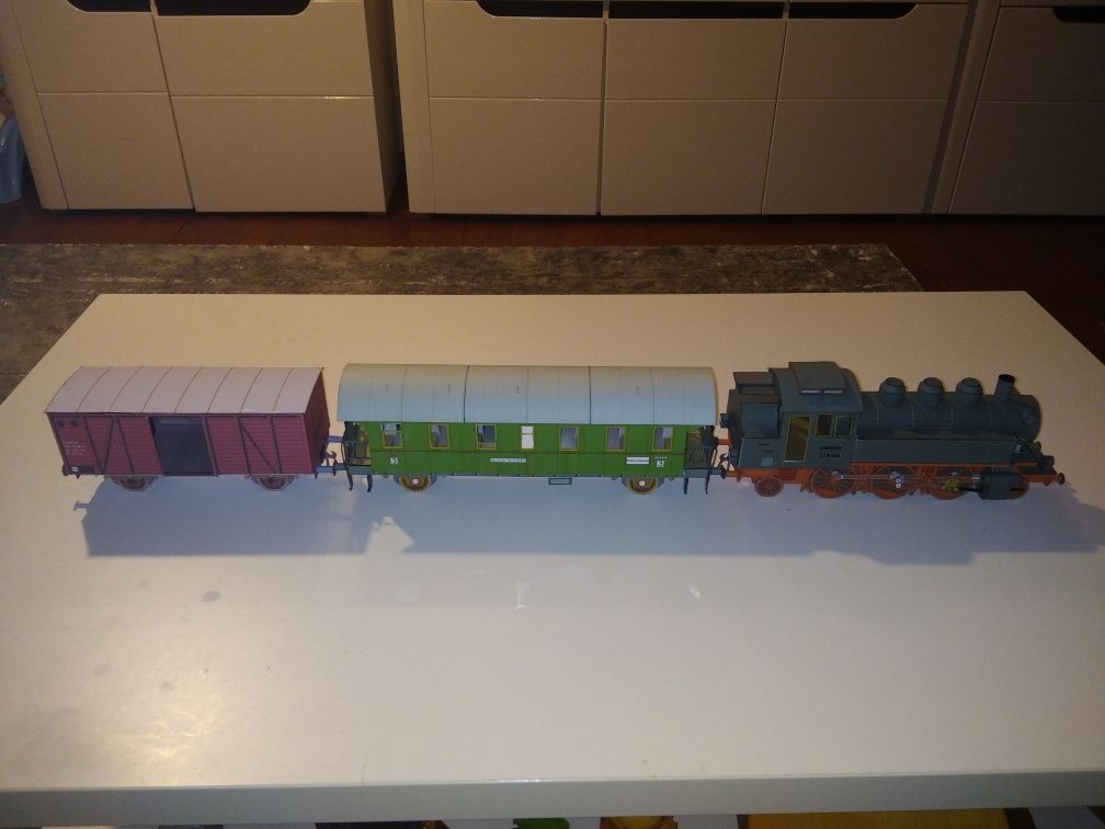 Pociąg Lokomotywa parowóz wagon pasażerski towarowy model kartonowy Sk