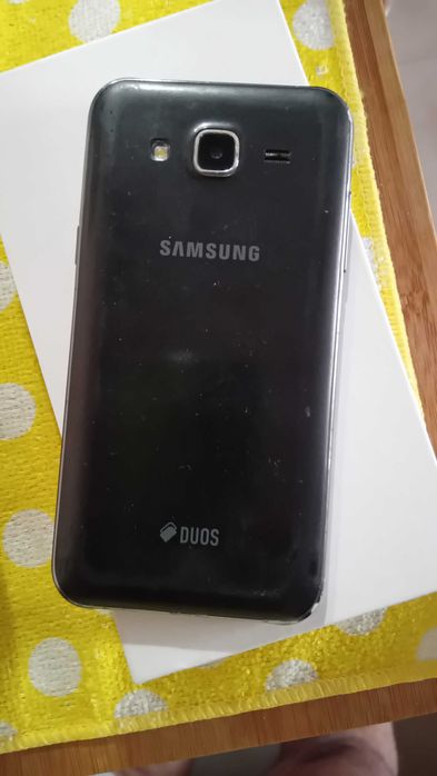 Telemóvel Samsung modelo SM J500F/DS