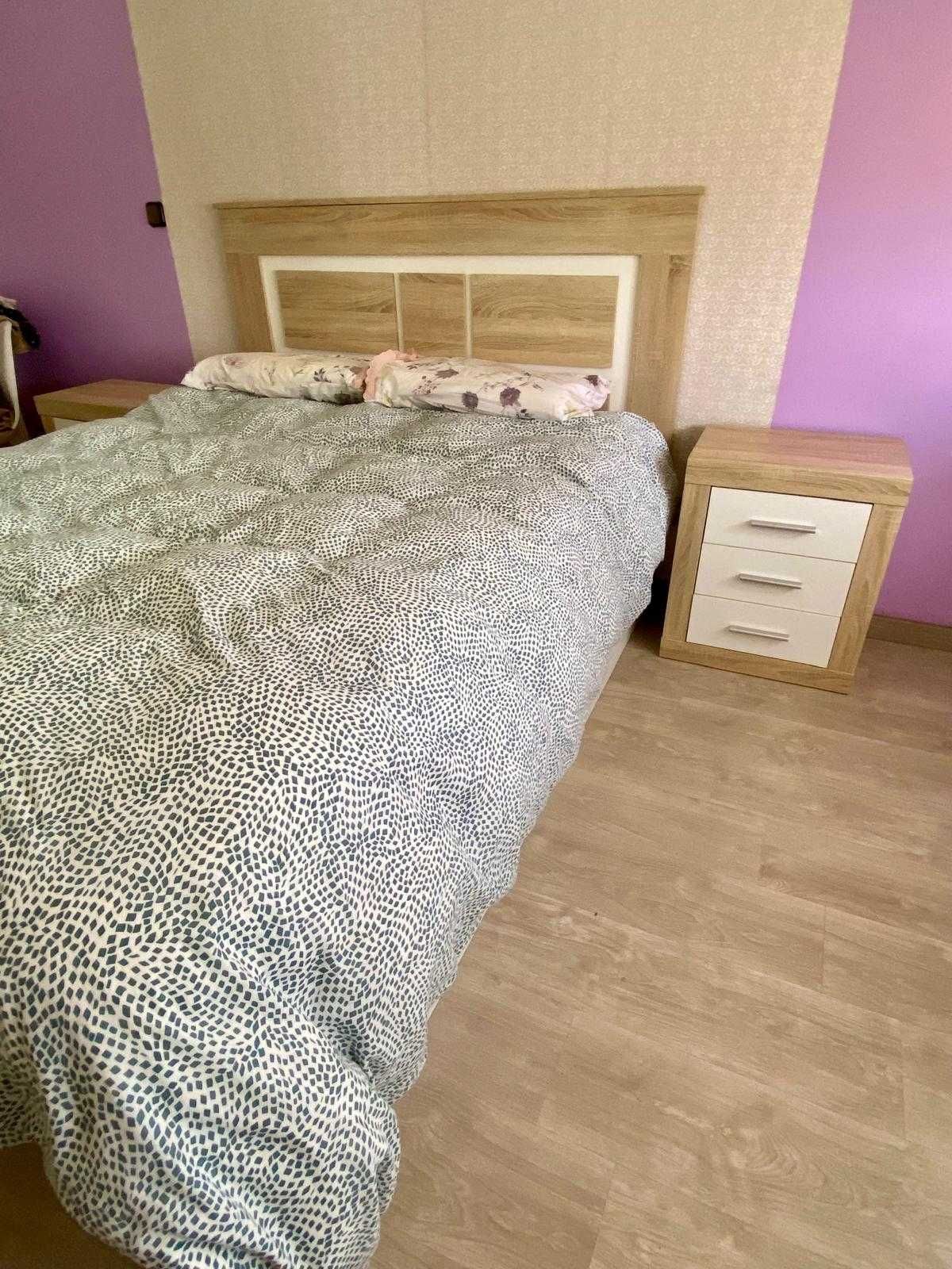Conjunto cama + mesas de cabeceira