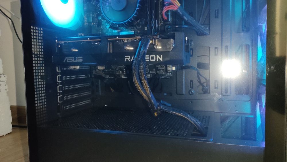 PC RGB gry Intel i5 12400f 6/12 DDR4 16GB RX7600 8GB 550w Win11 WIFI