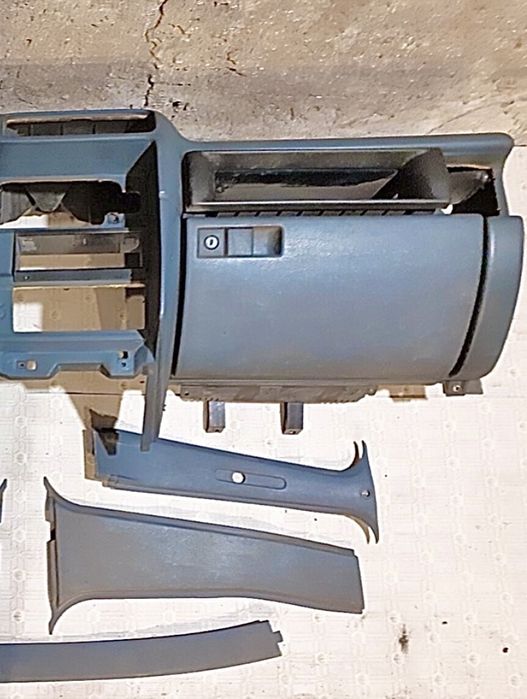 Бардачок торпеды вектра А 90