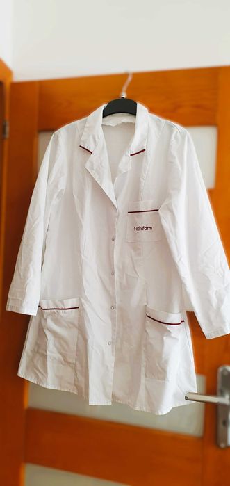 kitel/ fartuch laboratoryjny/ pielęgniarski