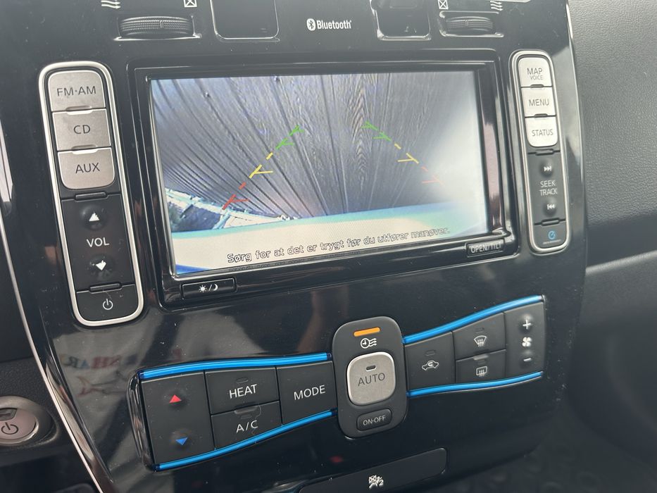 Продам Nissan Leaf 2014 г