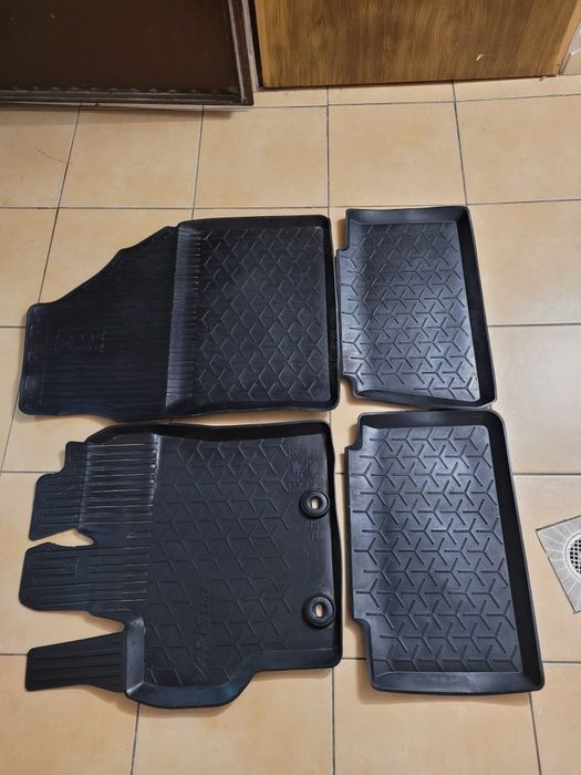 Dywaniki gumowe Toyota Yaris Cross