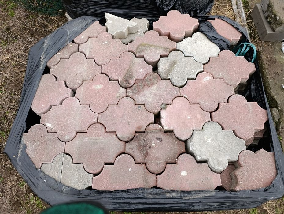 Kostka brukowa używana.