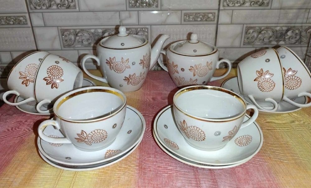 Чайнi сервiзи СССР. Сервiзи/посуд.