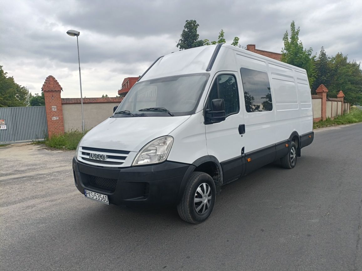 Iveco Daily 2,3 Brygadówka 7 osób/ Mały przebieg/ Salon PL/ Super Stan