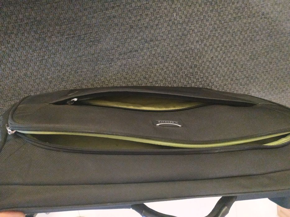 Nowa firmowa torba na garnitur i inne.