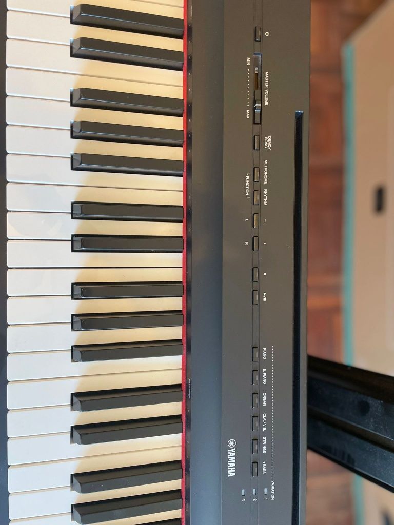 Piano yamaha p125 + suporte