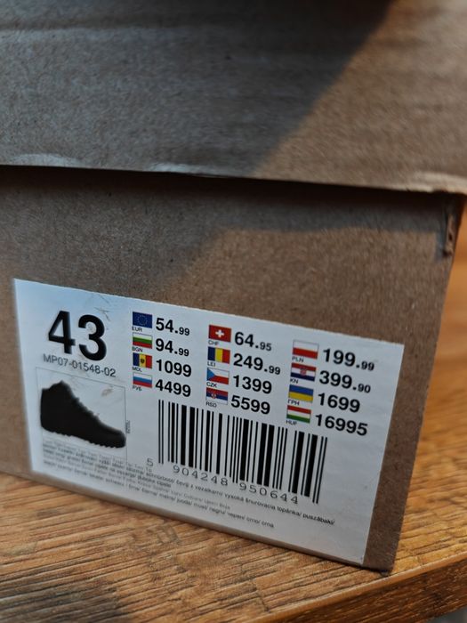 Sprandi rozm 43. Założone raz, jak nowe.