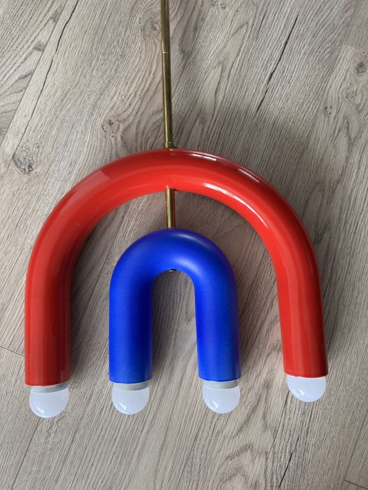 Designerska lampa jak magnes – projekt Pani Jurek