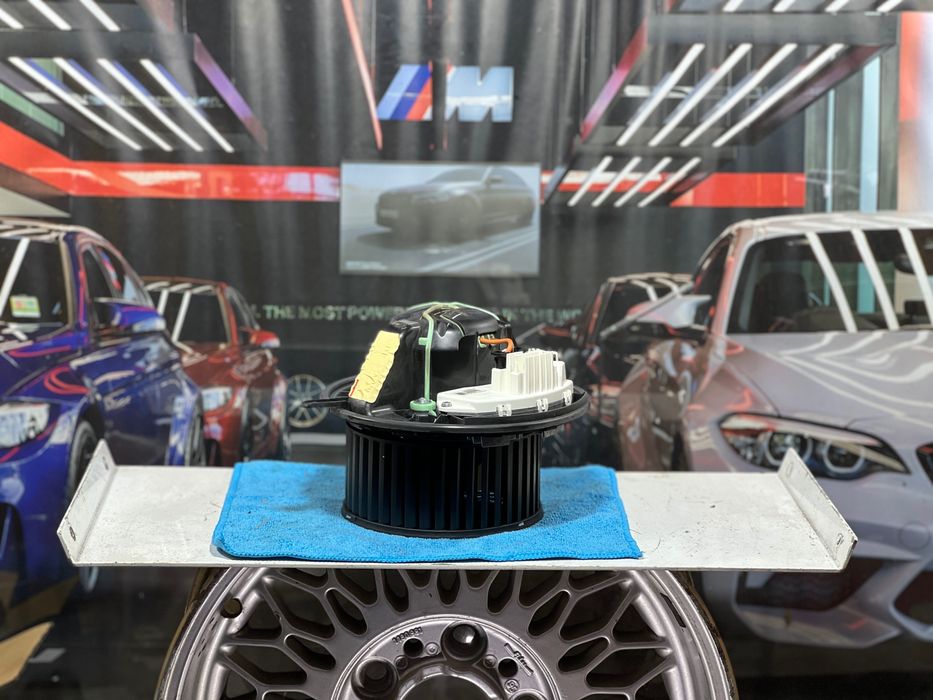 BMW E81  E84 E87  E90 E91 E92 E93 F25 F26 Wentylator dmuchawa nawiewu