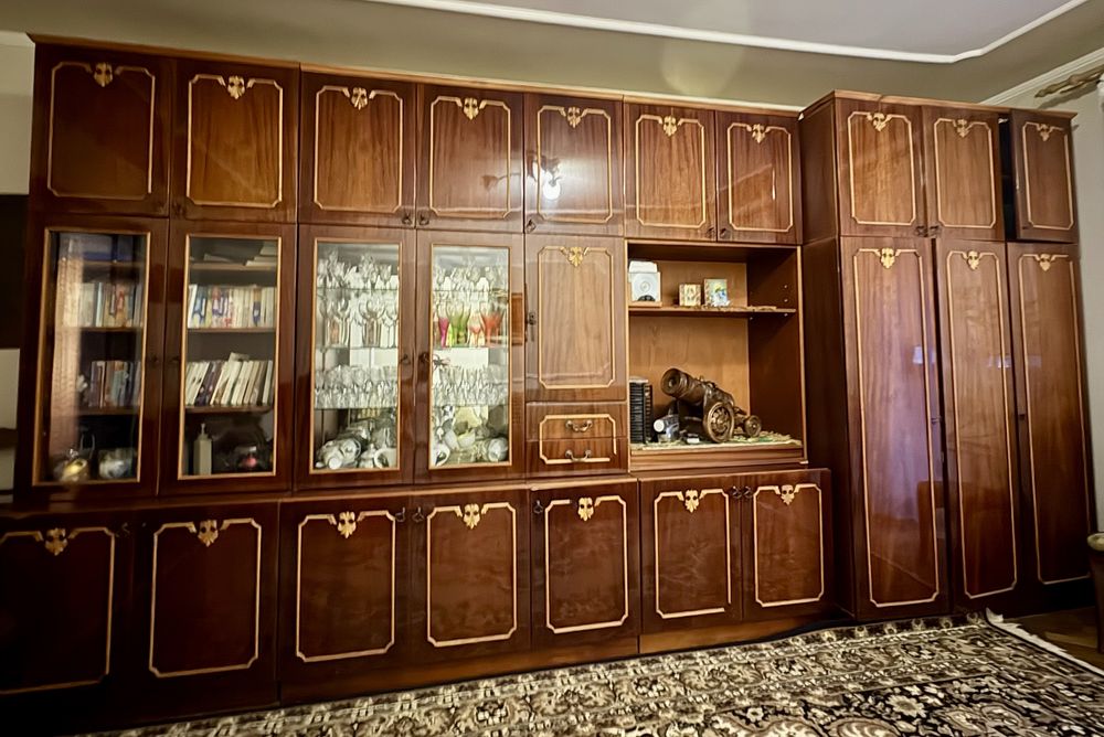 Стінка у вітальню терміновий продаж