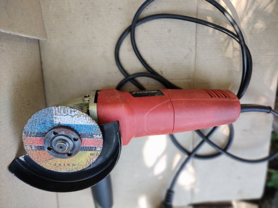 Угловая шлифмашина
