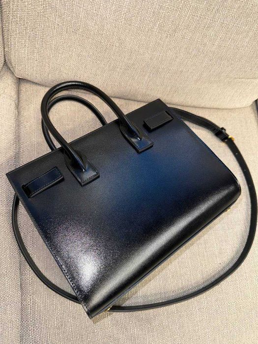 Продається оригінальна сумочка Yves Saint Laurent  YSL в гарному стані