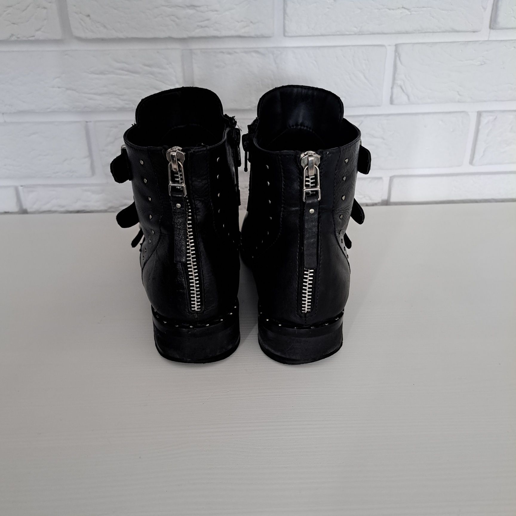 Botki Venezia z klamrami damskie r.38