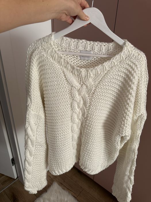 Kremowy sweter warkocz z wełną