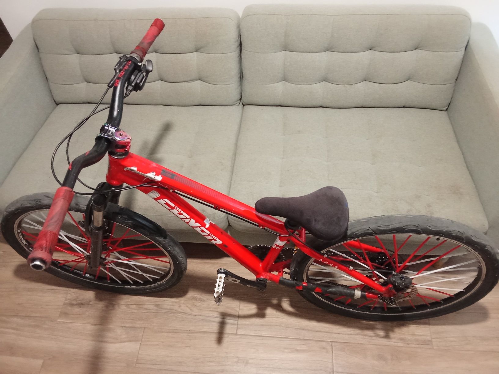 Bicicleta BMX vermelha (entregue em 24h até 48h)