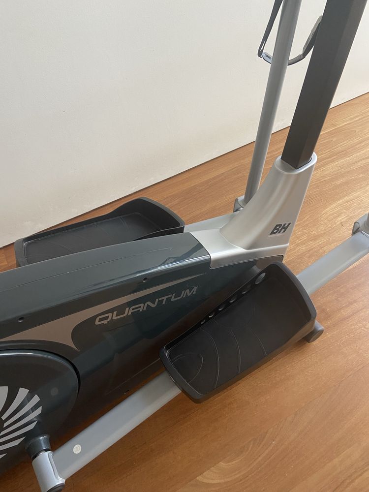 Bicicleta elíptica - i.Quantum - sistema inercial 20kg - bluetooth