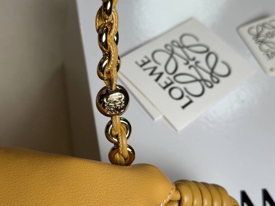 Жіноча сумка Loewe