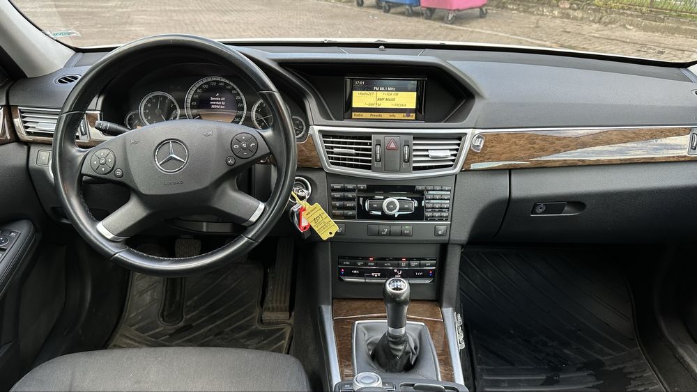 Mercedes W212  E200  ** Benzyna ** Zadbany **  Manual 6Biegów