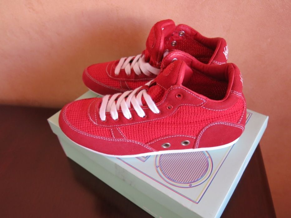 Легкі літні кросівки Volatile, p. 38, замша