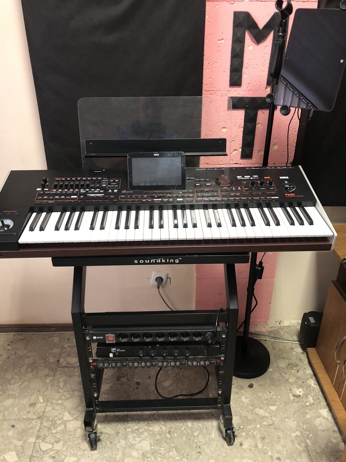 Продам Korg Pa4х - 61