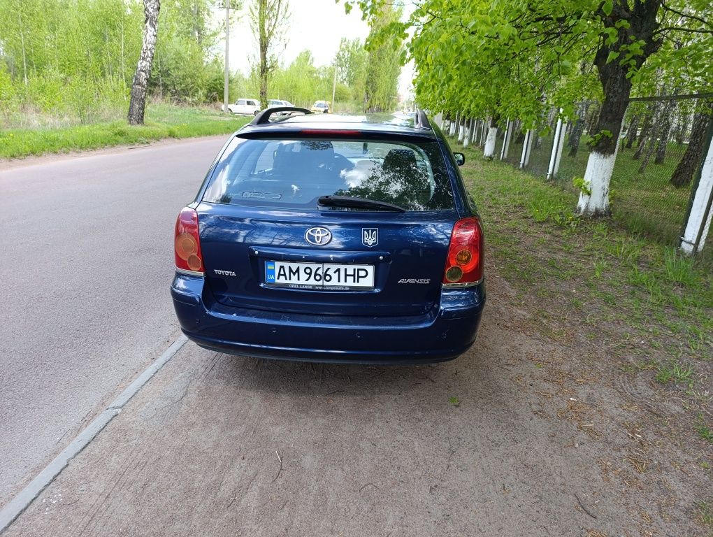 Toyota avensis 2003 р