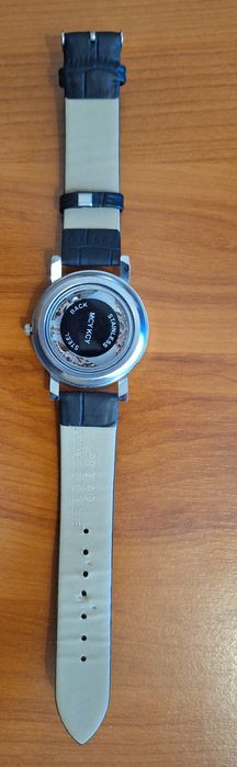 Relógios  Diferentes