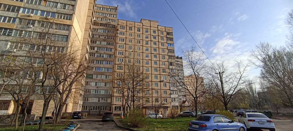 Продам 3 к квартиру ж\м Победа 5 - Набережная  Победы-пр Героев