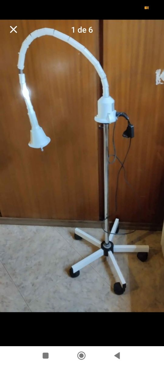 Candeeiro de pé, luz flexível