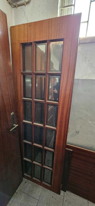 Porta de madeira com vidro temperado 70x200