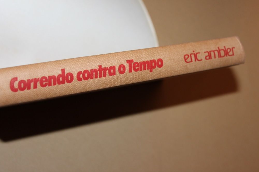 Correndo contra o Tempo// Eric Ambler