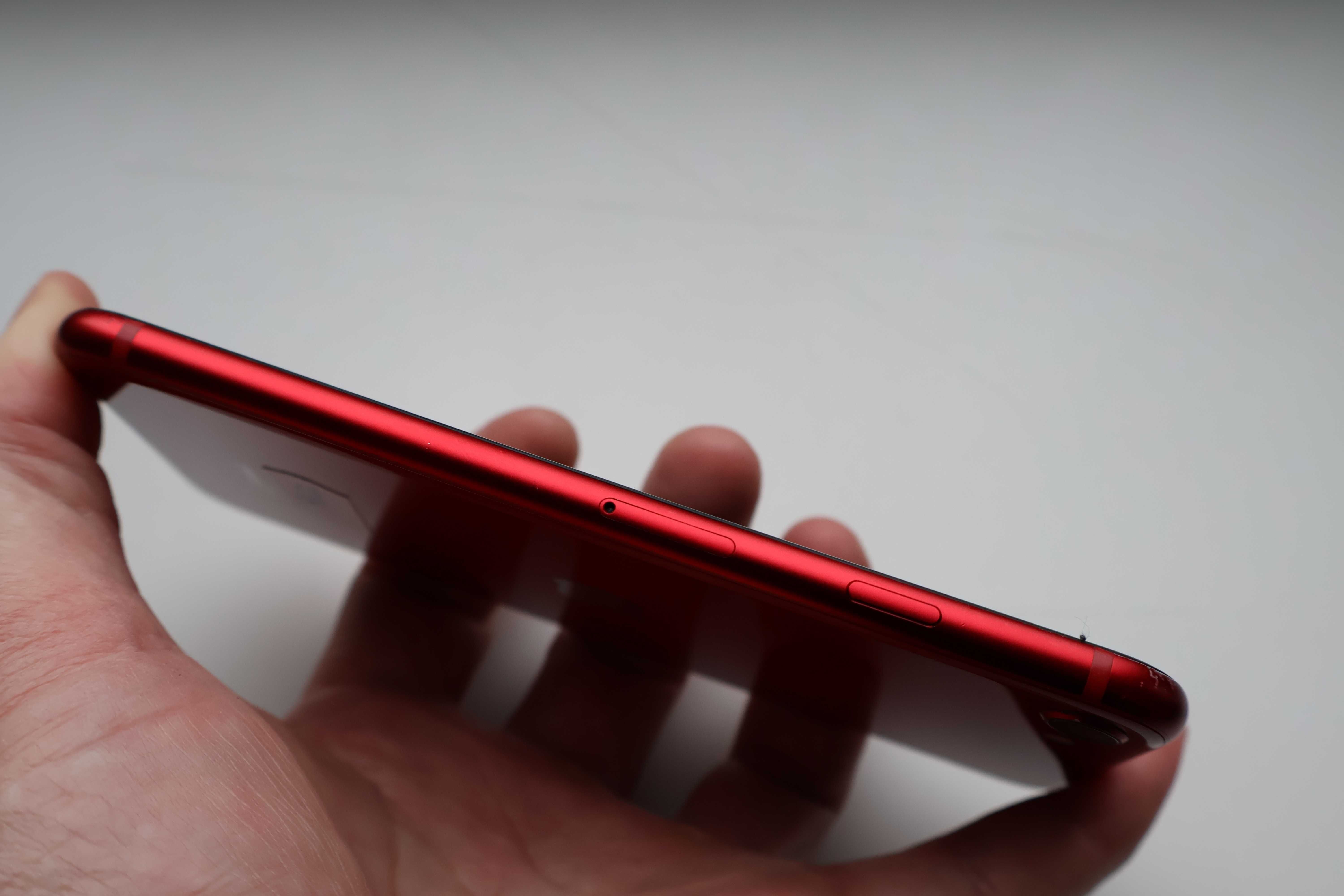 Apple Iphone SE 3 64Gb (2022) Red Neverlock Оригінал!