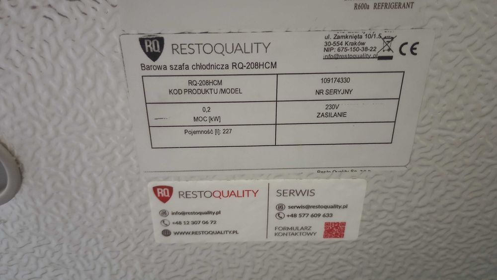 Roczna barowa szafa chłodnicza