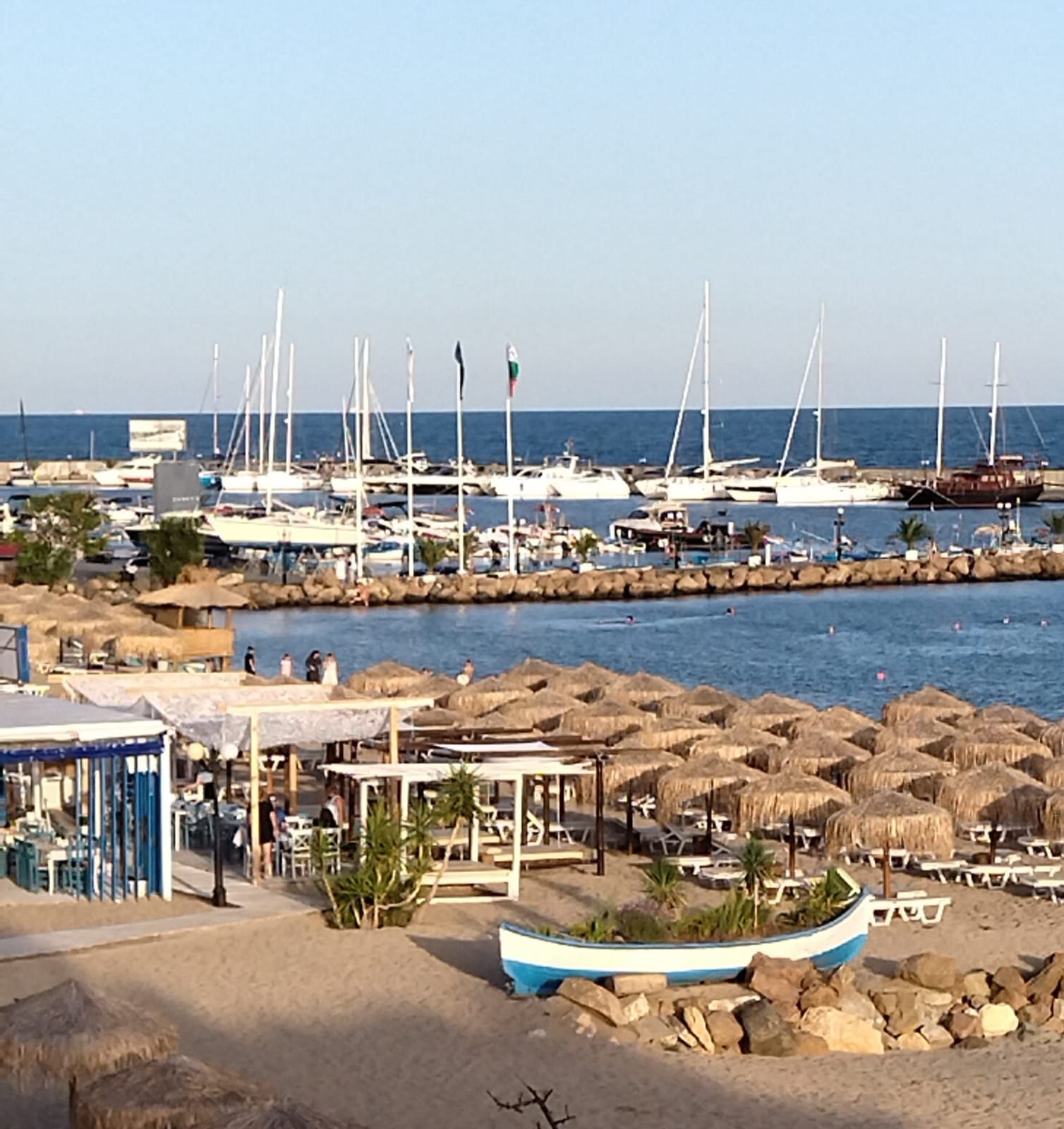 2 pokoje blisko plaży z basenem