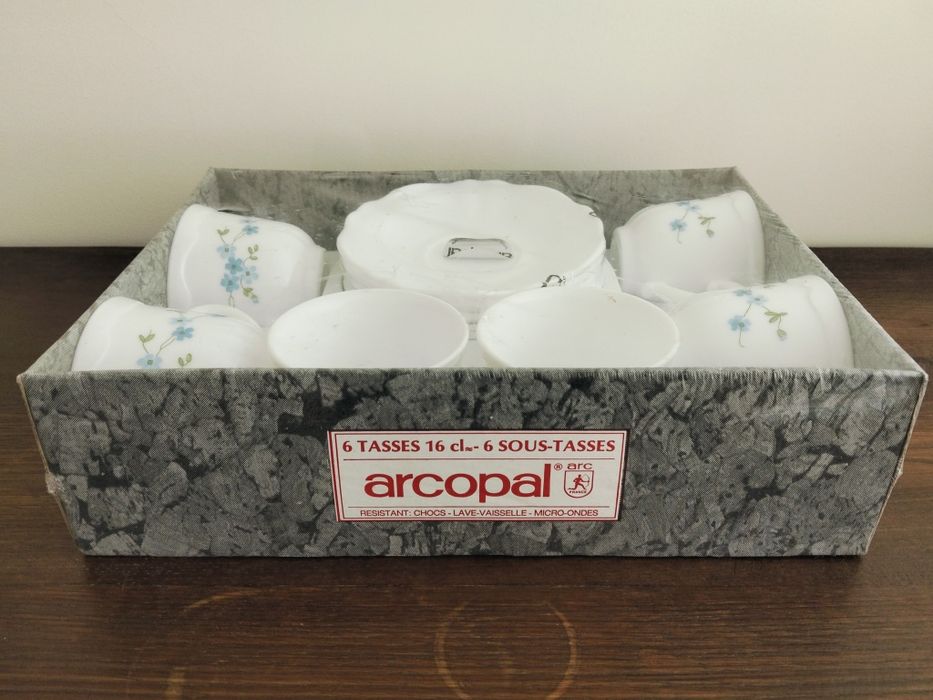 6 Chávenas de chá e pires, Arcopal, Novo e SELADO