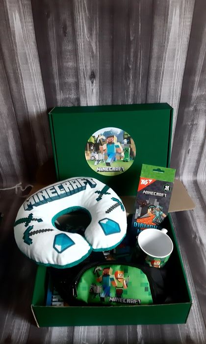 Дитячий подарунковий набір для шанувальників гри Minecraft.