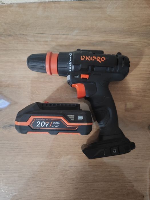 Шуруповерт-дриль Днипро М
