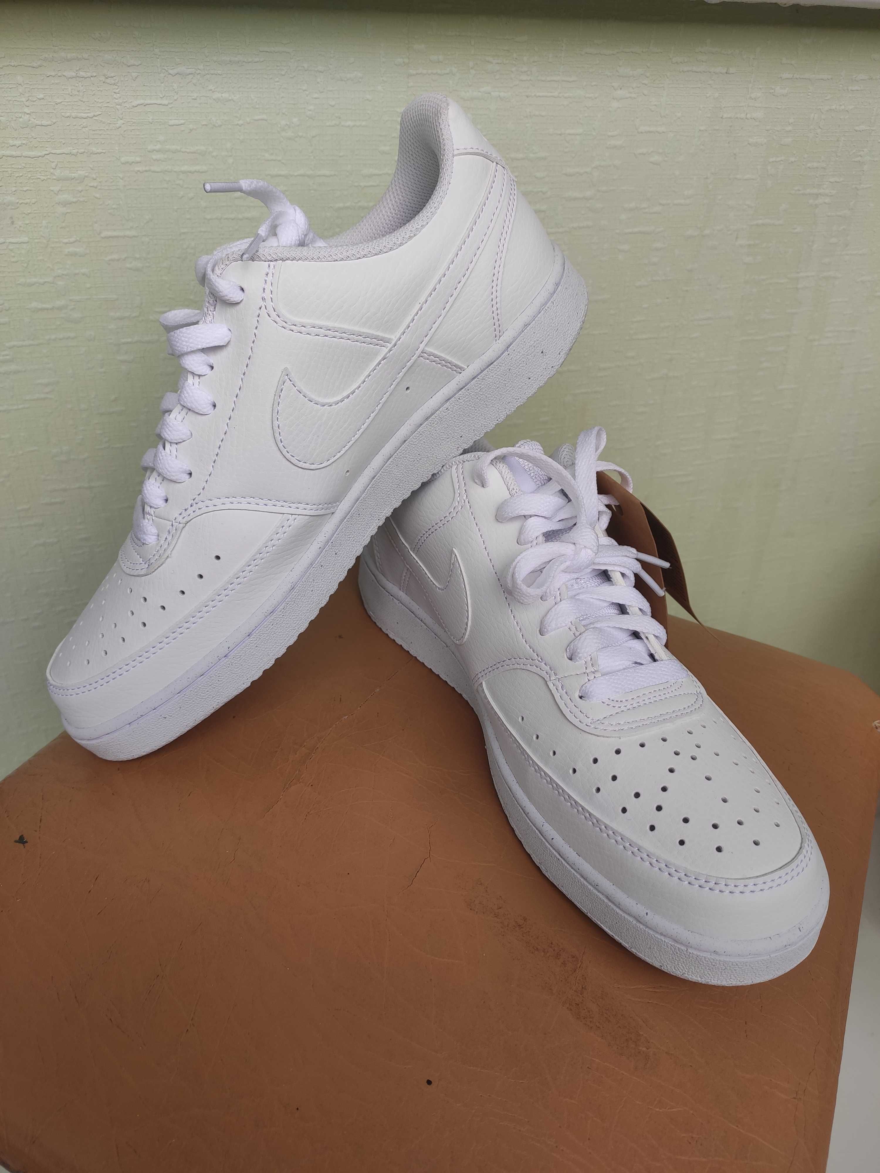 Кросівки Nike
Снікерcи Court Vision Lo Nn DH2987 100 Білий (нові)